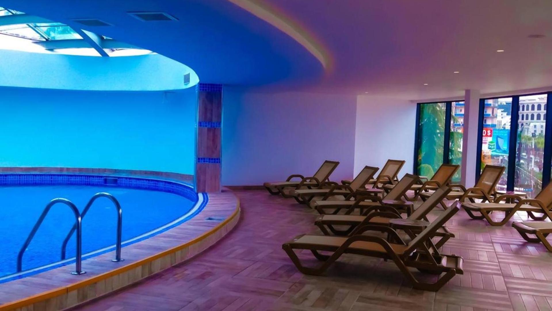 Orbit City Batumi Hotel Екстериор снимка